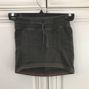 SIZE 6 - Ivivva by Lululemon girls skirt